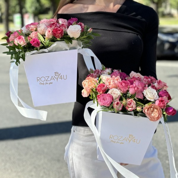 7 нежных кустовых и пионовидных роз в коробке MIX